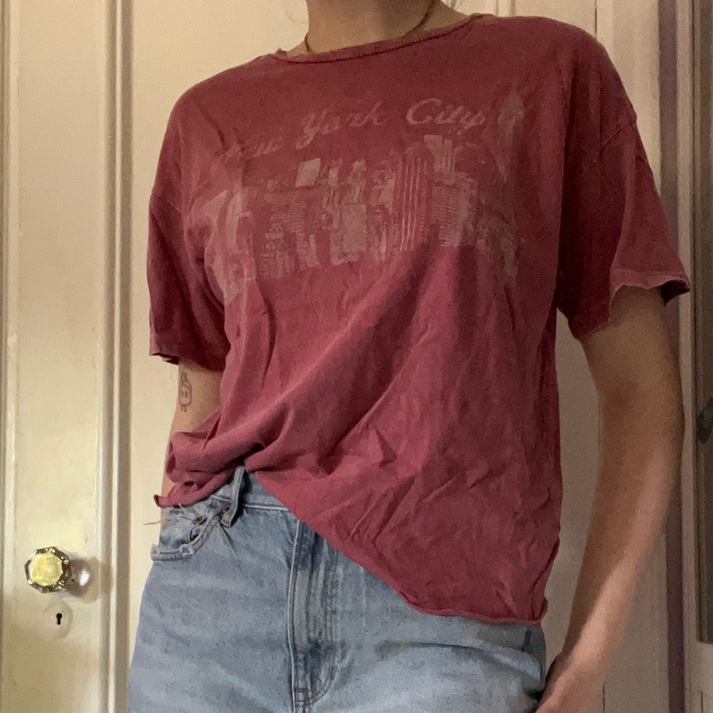 Faded Vintage Look Soft New York City Graphic Tee!